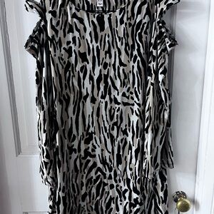 Susan Graver Black and White Patterned Cold Shoulder Top